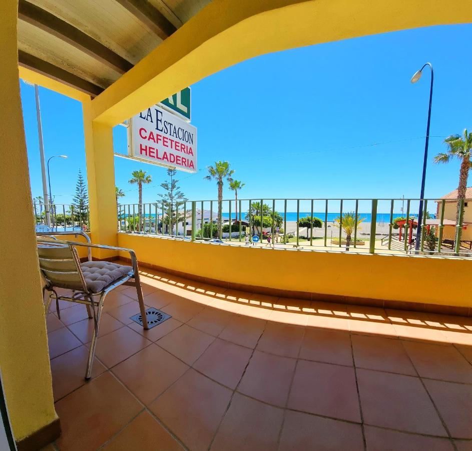 Hostal La Estacion Benajarafe Buitenkant foto