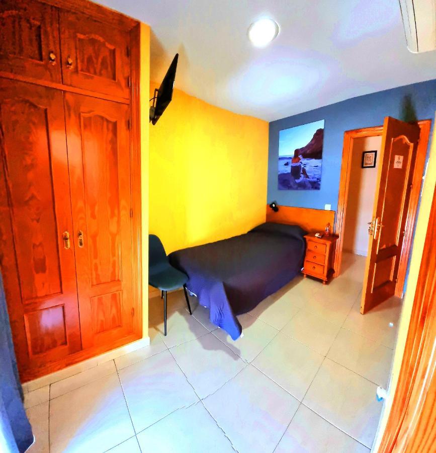 Hostal La Estacion Benajarafe Buitenkant foto