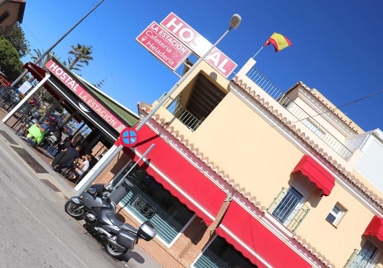 Hostal La Estacion Benajarafe Buitenkant foto