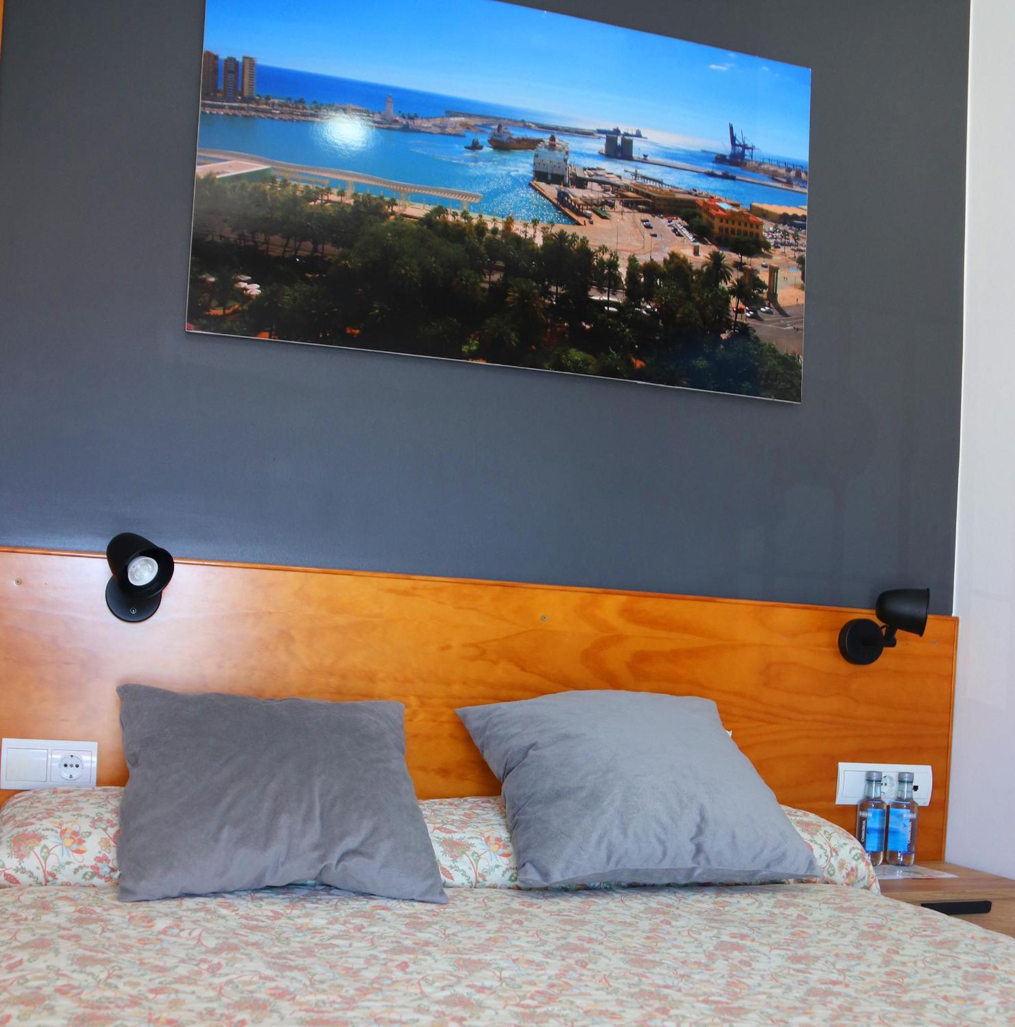 Hostal La Estacion Benajarafe Buitenkant foto