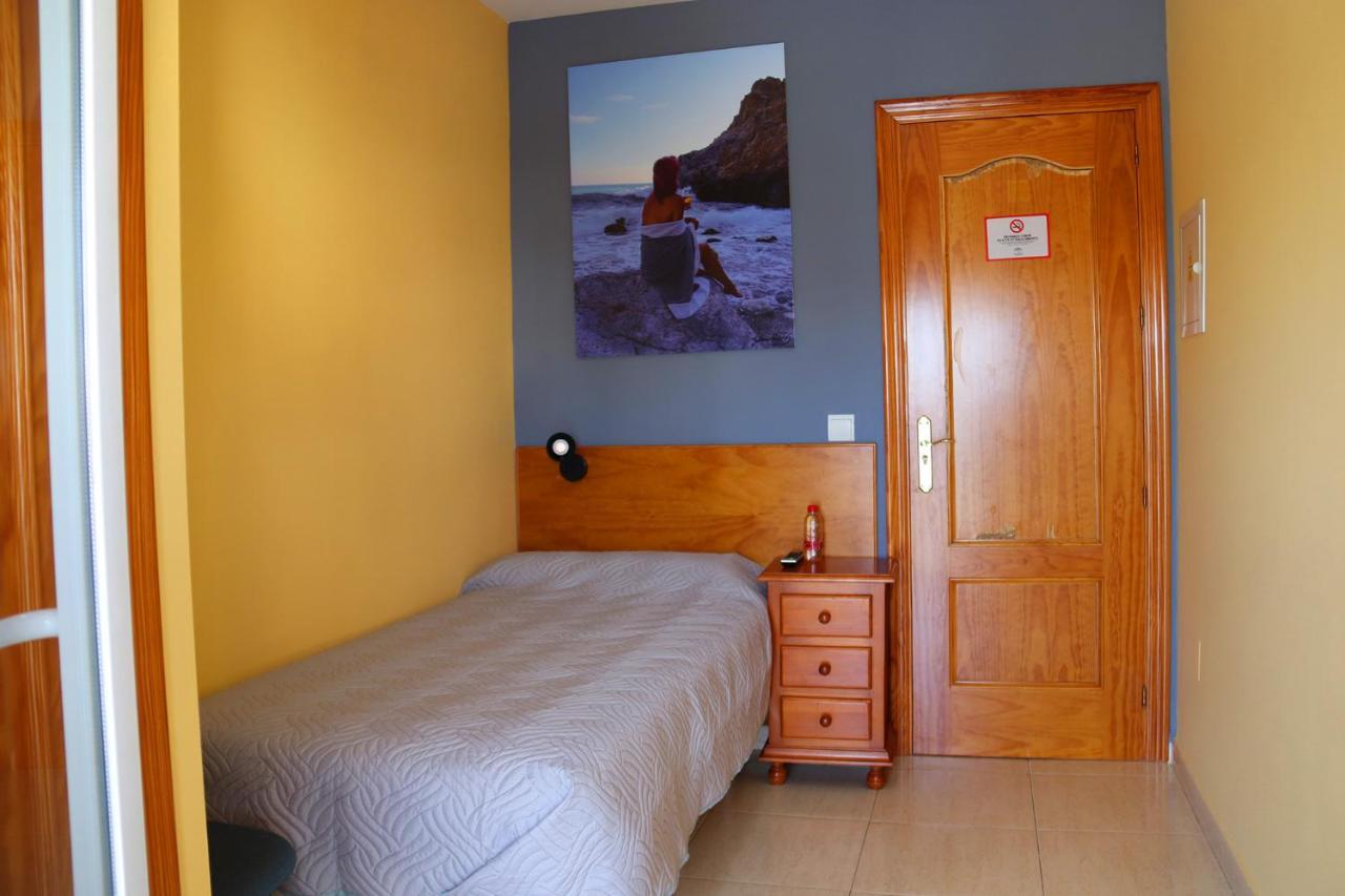 Hostal La Estacion Benajarafe Buitenkant foto